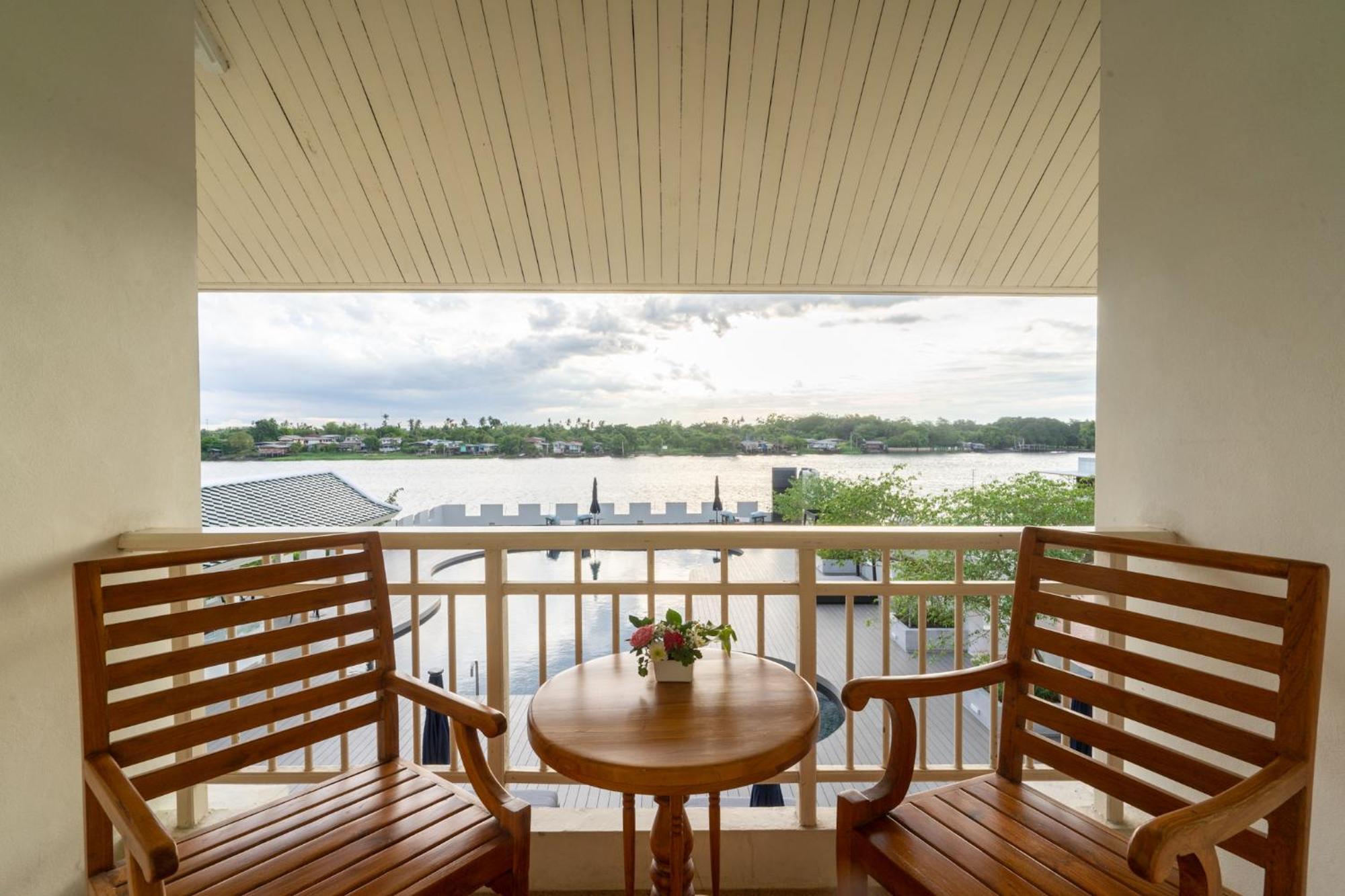 Kalanan Riverside Resort Nonthaburi Exterior foto